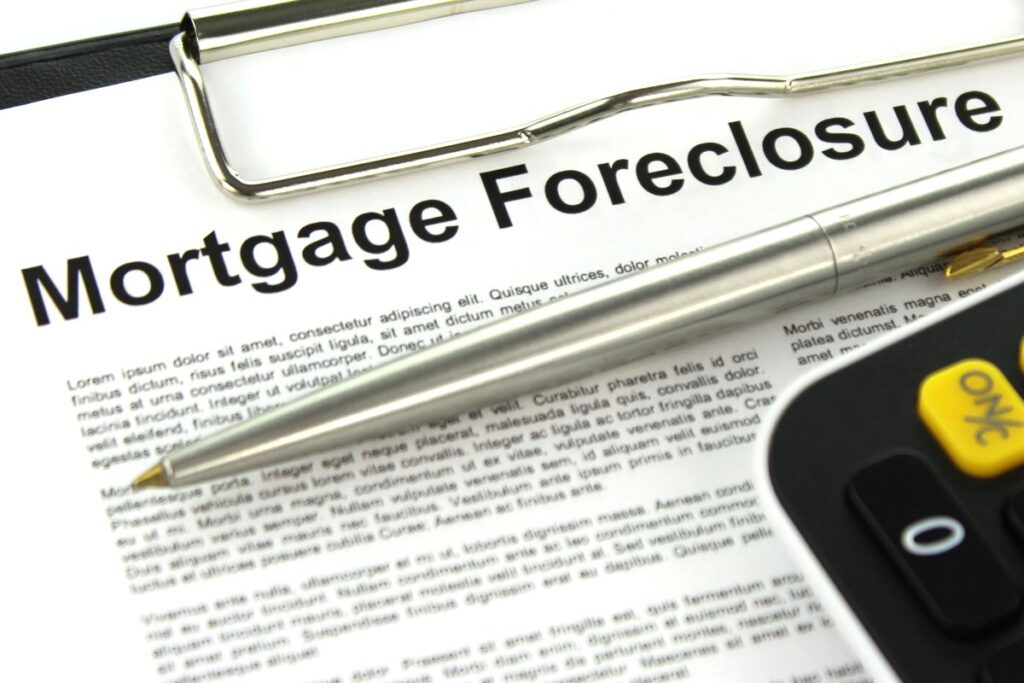 Two Different Types of Foreclosure You Should Know About